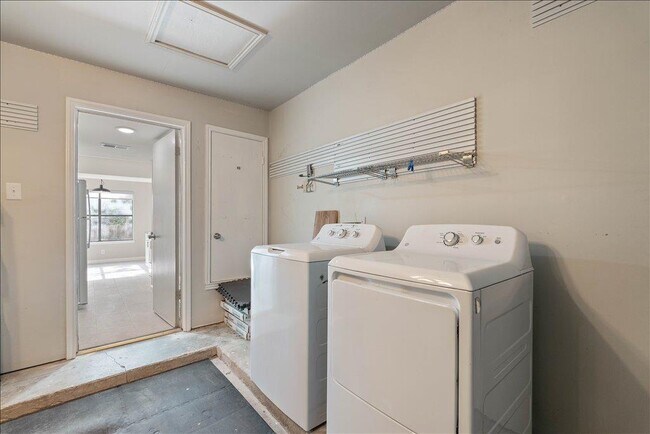 Building Photo - 9209 Kempler Dr