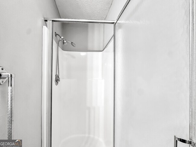 Building Photo - 290 Cornwallis Way