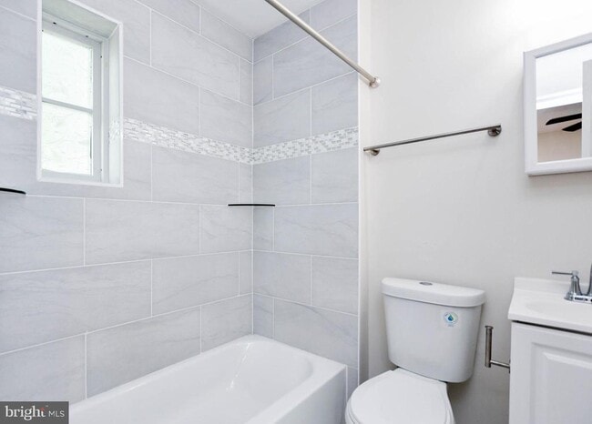 Building Photo - 531 Hilltop Terrace SE