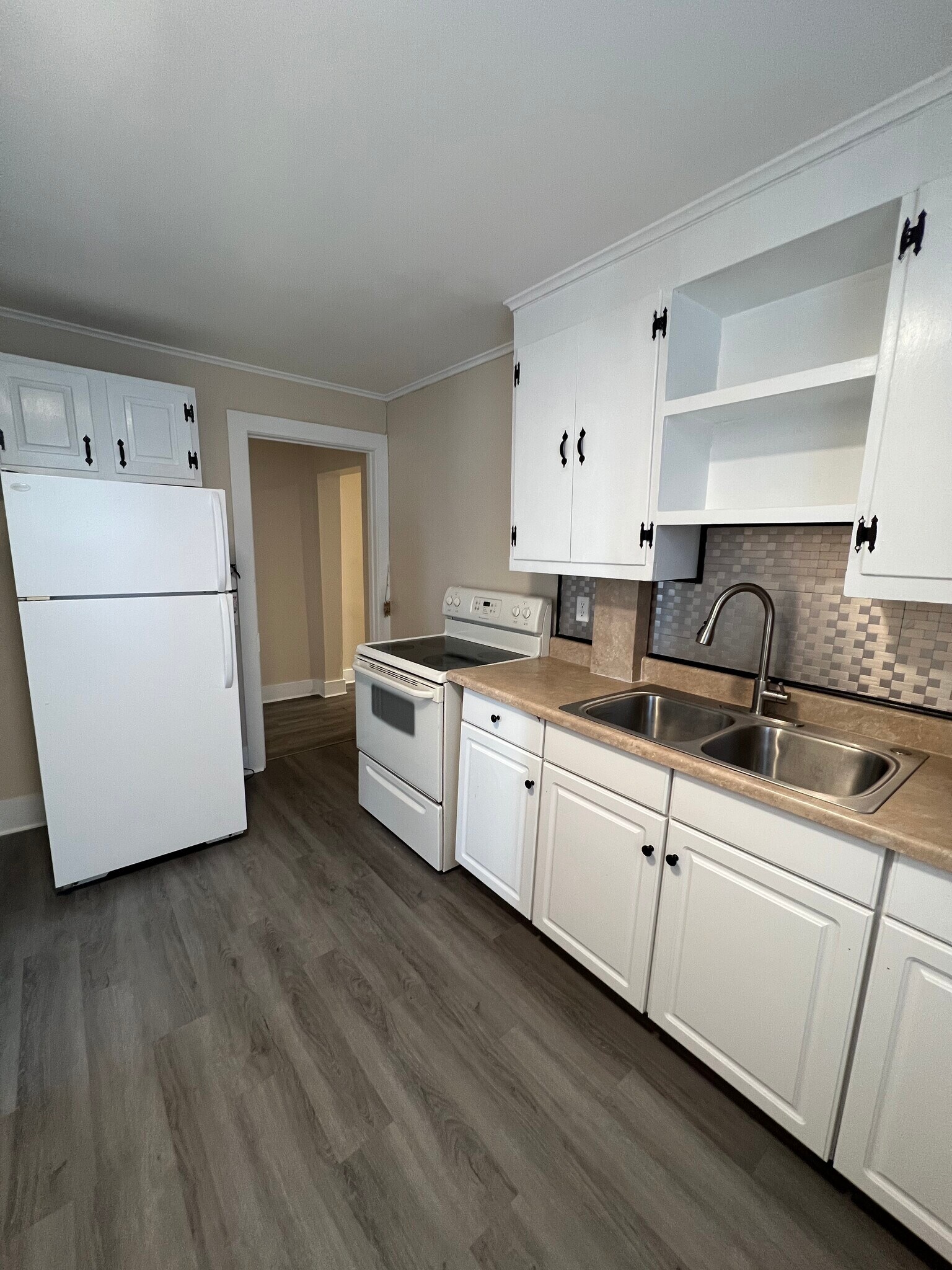 Building Photo - 466 NY-146