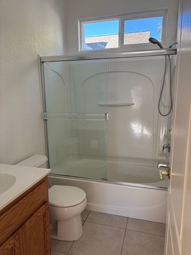 Building Photo - rh2643bussdr