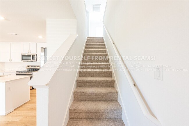 Building Photo - 611 Marsol St