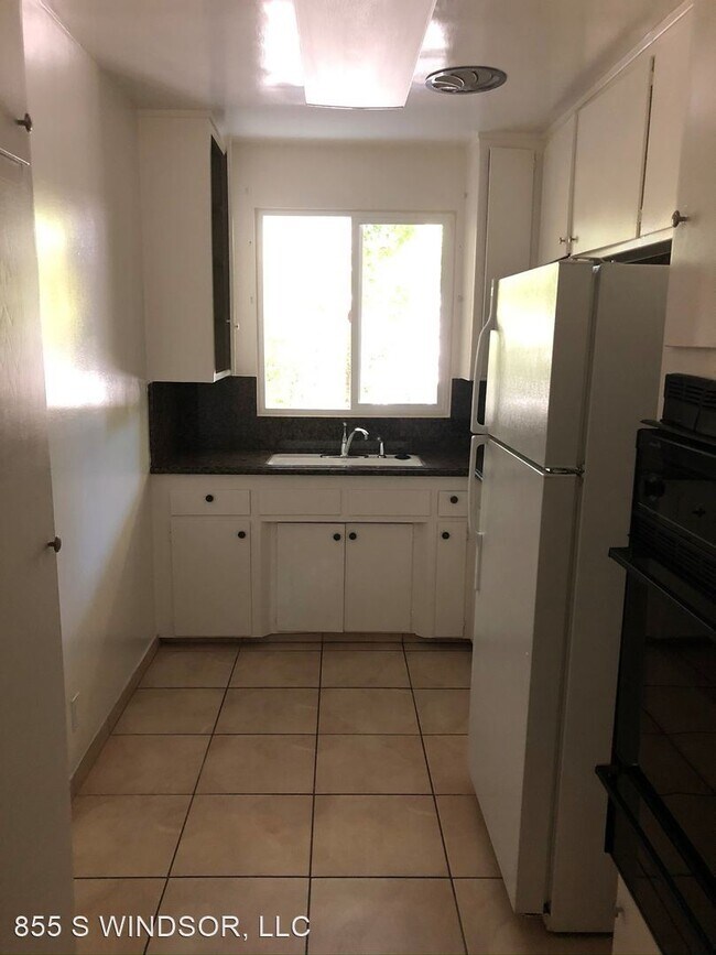 Building Photo - 855 S Windsor Blvd