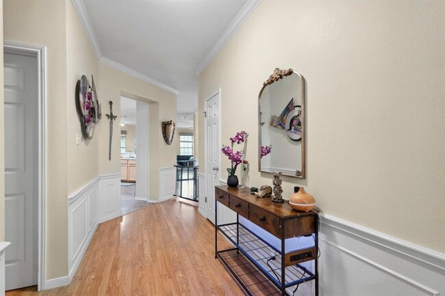 Building Photo - 8200 Edgemoor Pl