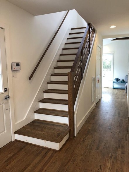 Building Photo - 30 Point Breeze Dr