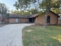 Building Photo - 12648 King Oaks Dr