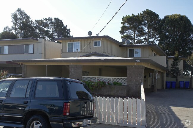 Building Photo - 2030 Stanton Ave