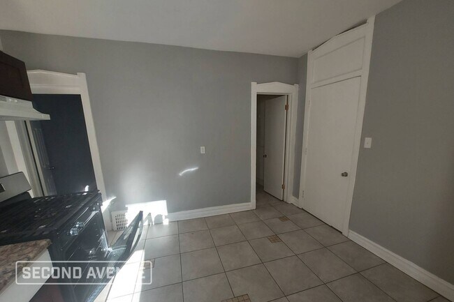 Building Photo - 10743 S Prairie Ave