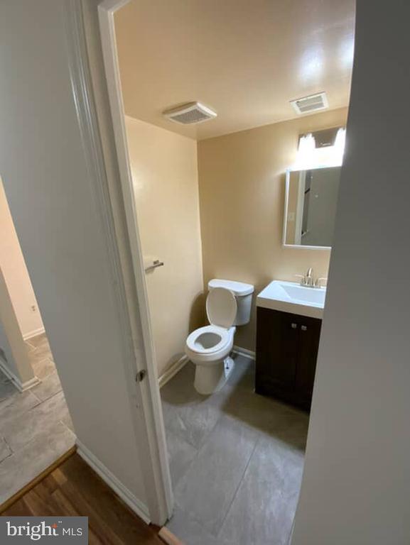 Building Photo - 4939 McFarland Dr