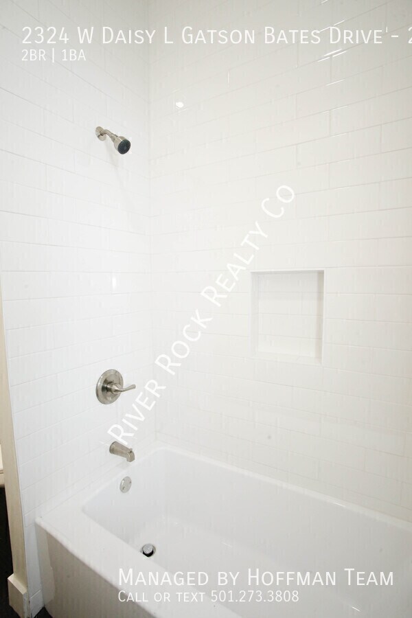 Building Photo - 2324 W Daisy L Gatson Bates Dr