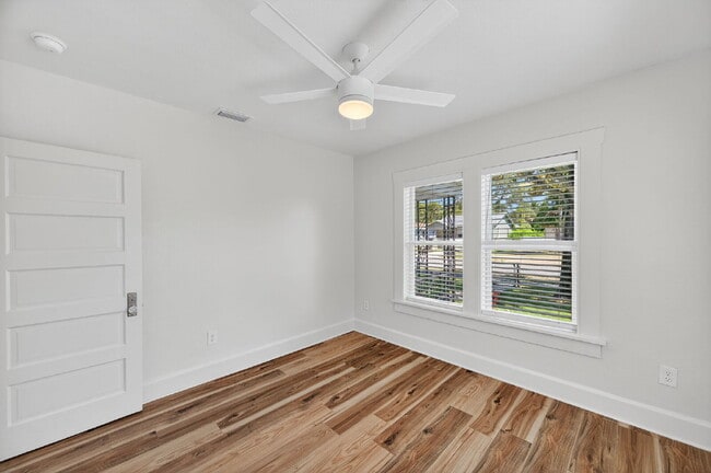 Building Photo - Fully Renovated 3 bedroom St. Pete Home | ...