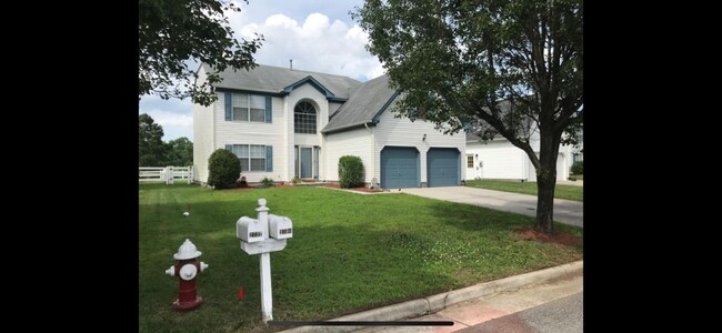 Front 3/4 - 2736 Mulberry Loop