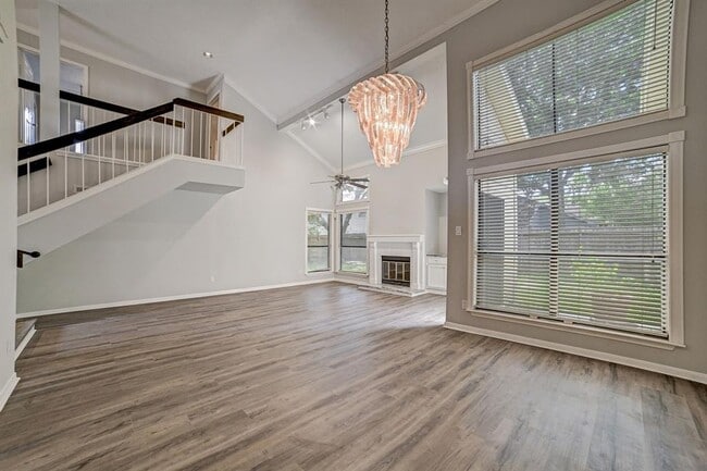 Building Photo - 3310 Meadway Dr