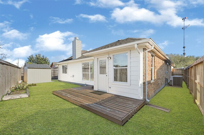 Building Photo - 5318 Champions Way Ln