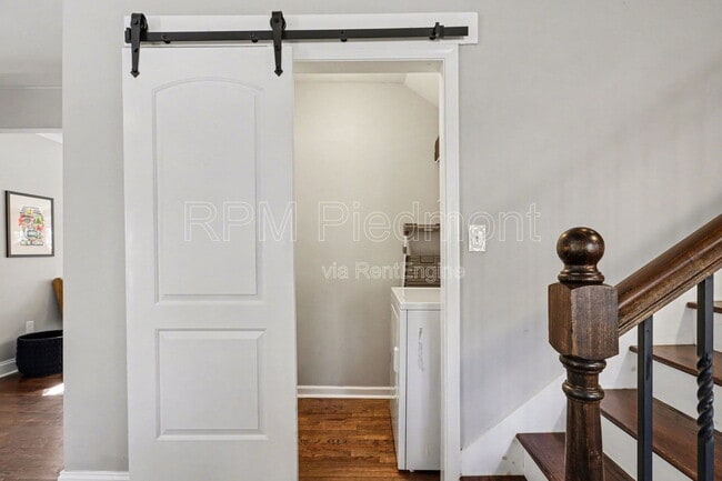 Building Photo - 1360 Smith St SE