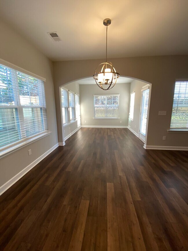 Building Photo - Brand New Build 5 Bed/3.5 Bath
