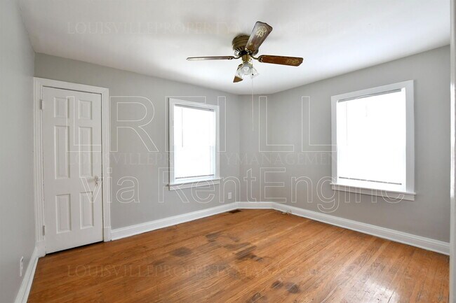 Building Photo - 402 N 41st St