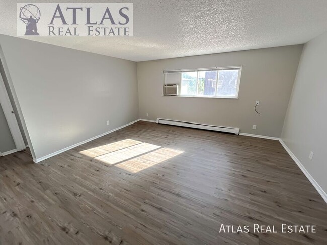 Building Photo - Amazing Newly Renovated 2 Bedroom Near His...