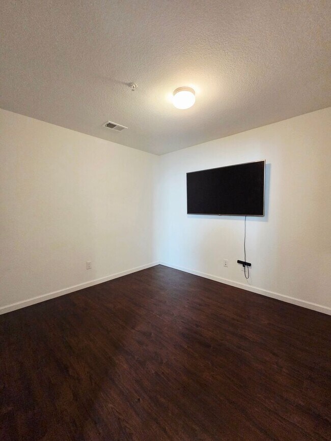 Building Photo - 5435 W 97th Ave