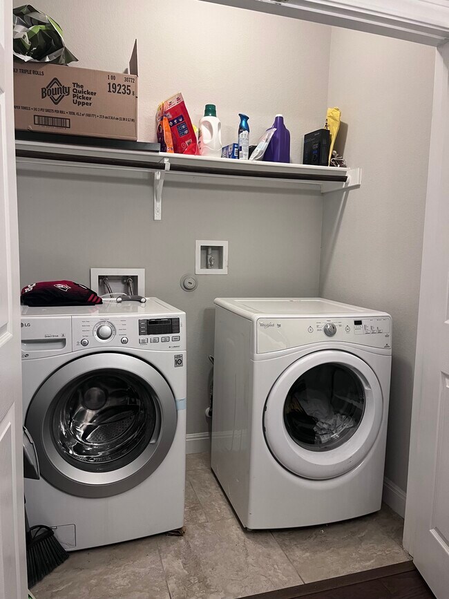 Building Photo - 1005 Boatswain Wy