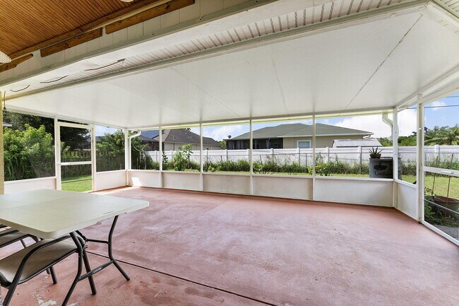 Building Photo - 1622 SW Realty St