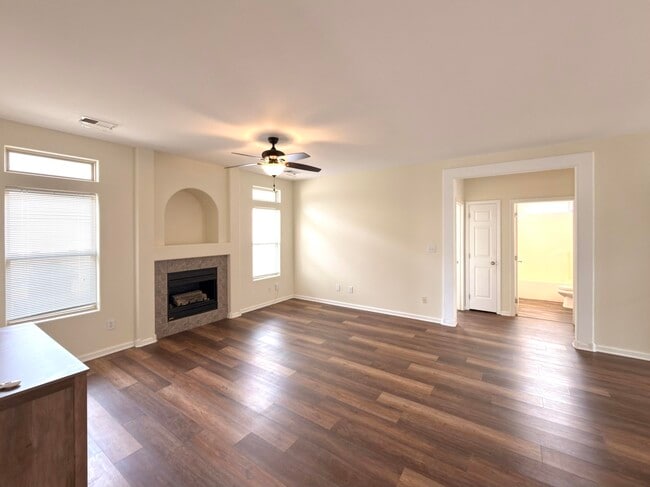 Building Photo - 352 Lucille Dr