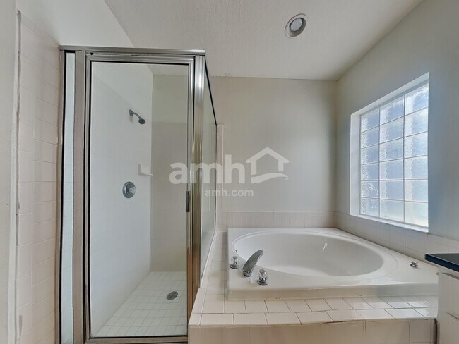 Building Photo - 4322 Brooke Dr