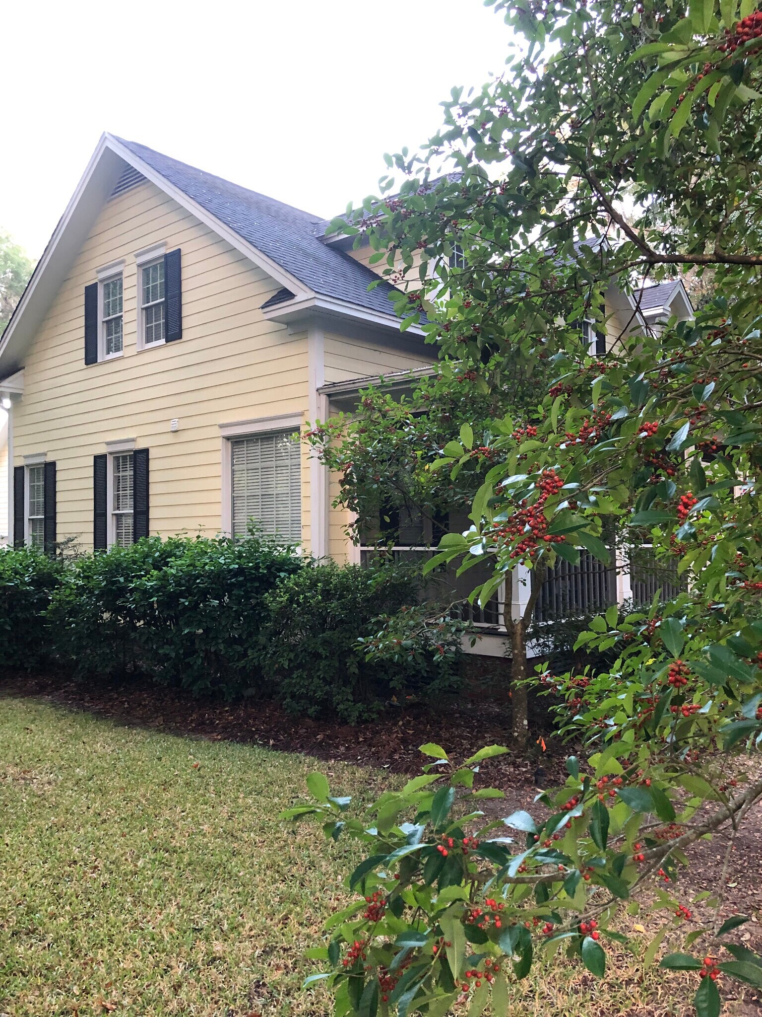 Side - 15 Morven Ln