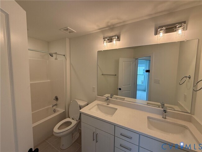 Building Photo - 15374 Oasis Sun Wy
