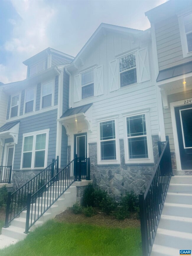 Primary Photo - 2247 Woodburn Rd