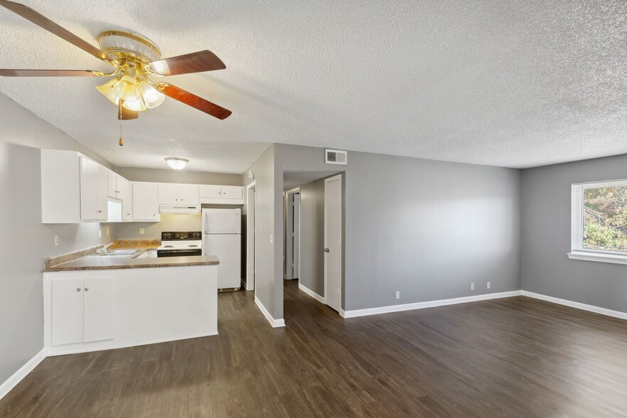 Interior Photo - Apartment Living in Quiet Area within Manc...
