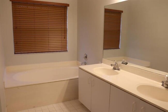 Building Photo - 839 Garnet Cir