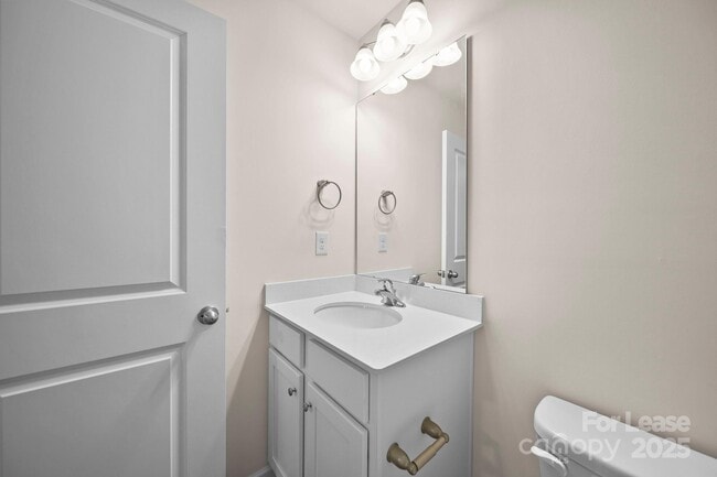 Building Photo - 711 Lackey St