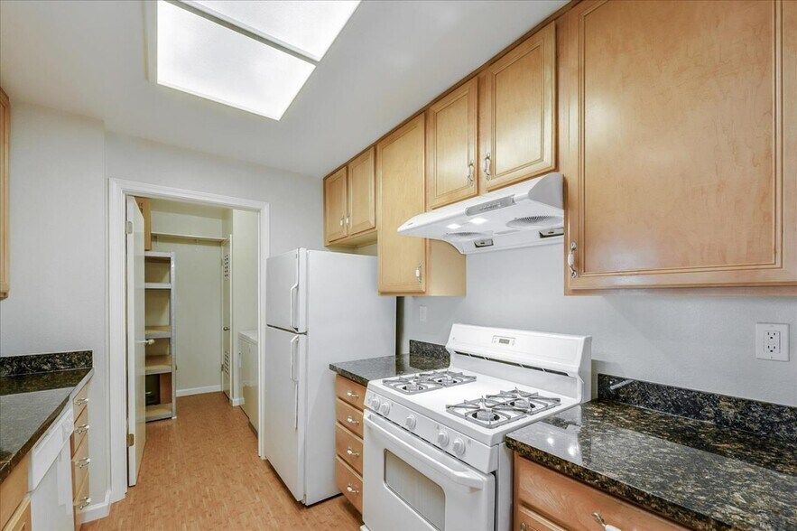 Building Photo - 617 Arcadia Ter