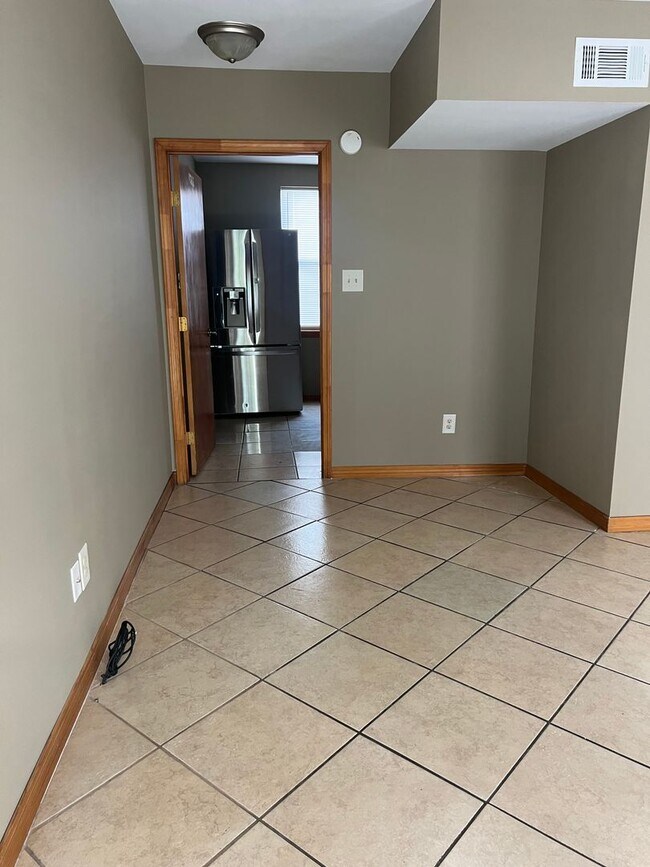 Building Photo - Eagle Duplex