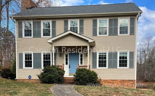 Primary Photo - Beautiful 3b Room!Move in ready!