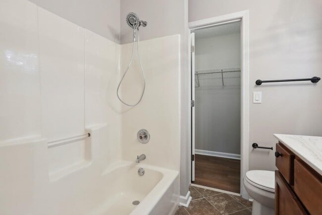 Building Photo - 1044 Hillsborough Chase NW