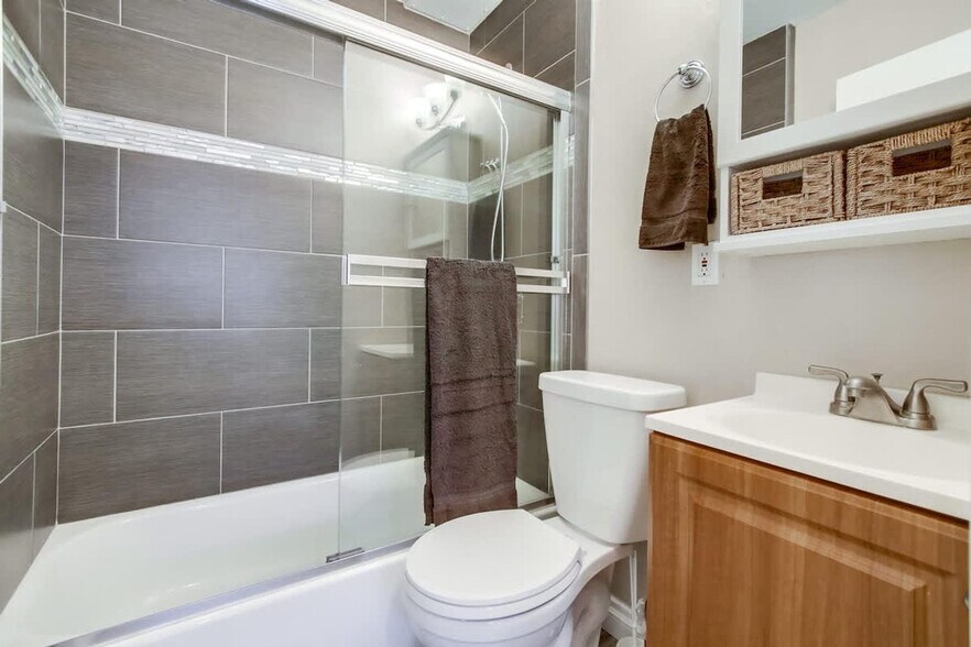 Building Photo - 3764 Bayside Ln