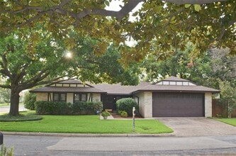 Building Photo - 15706 Havenrock Cir