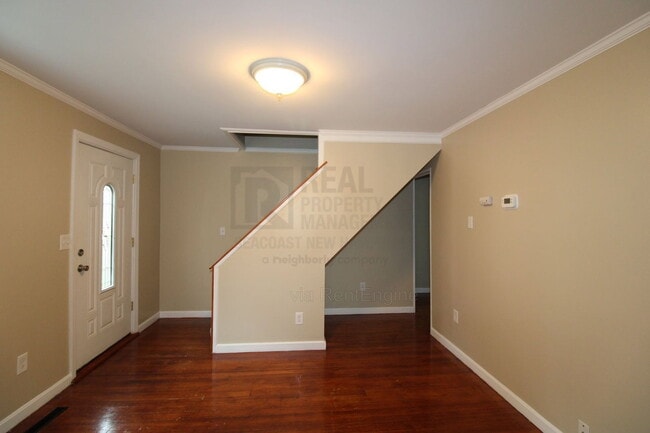 Building Photo - 4 Bicknell St