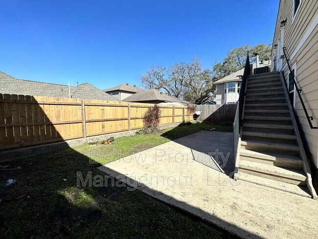 Building Photo - 4811 Thrush St