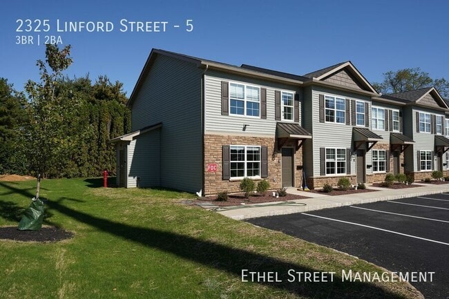 Building Photo - 2325 Linford St