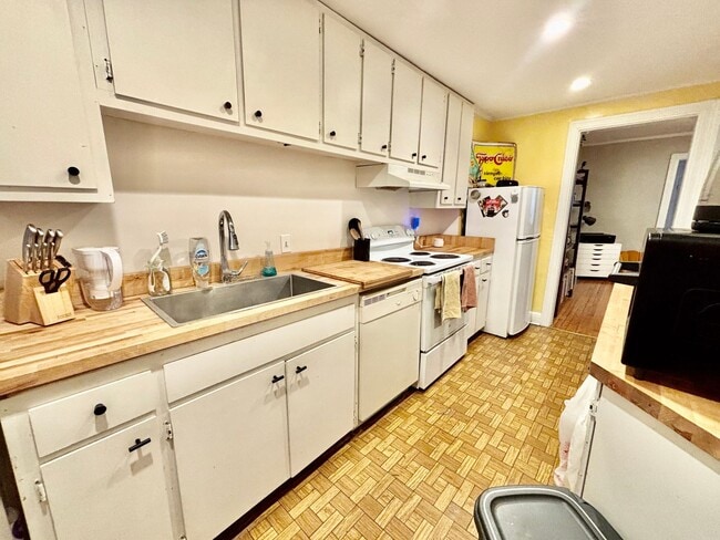 Building Photo - 5106 Baltimore Ave