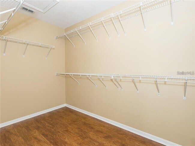 Building Photo - 173 Donner Dr