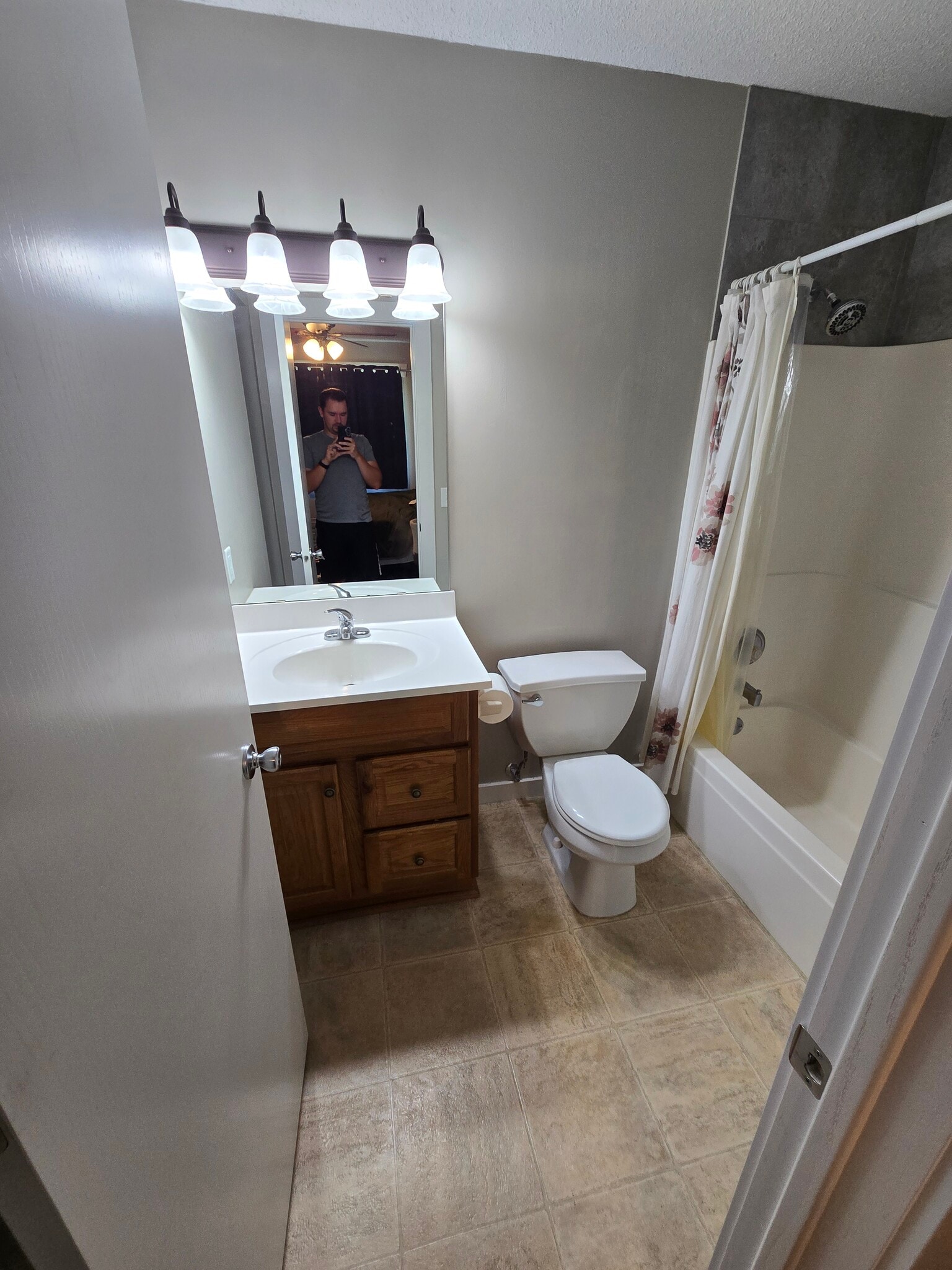 Building Photo - 3437 Ivy Ln