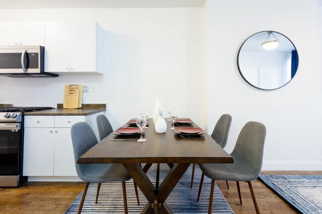 Building Photo - 1435 2nd Ave