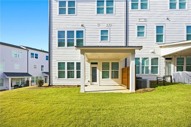 Building Photo - 1222 Westshore Dr