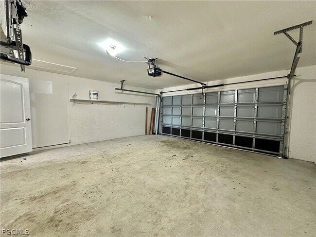 Building Photo - 2015 Xelda Ave N