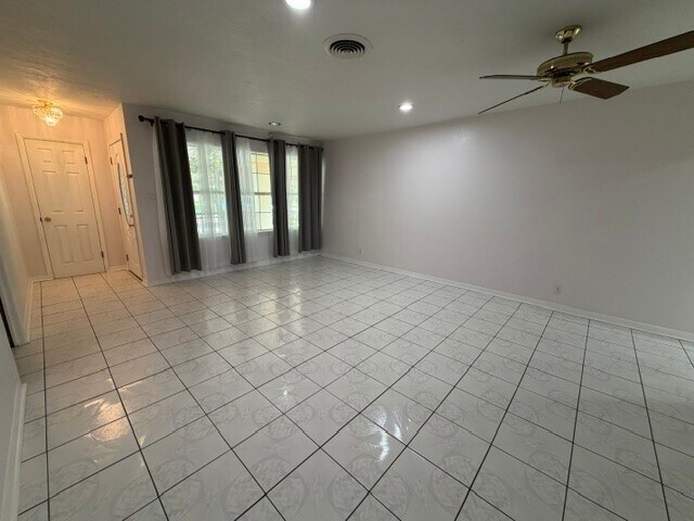 Building Photo - 402 Dunwick Ln
