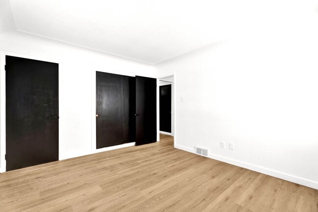 Building Photo - 3BD | 2BTH - NEWLY RENOVATED - WEST BLOOMFIELD, MI (3 MONTH SPECIAL)